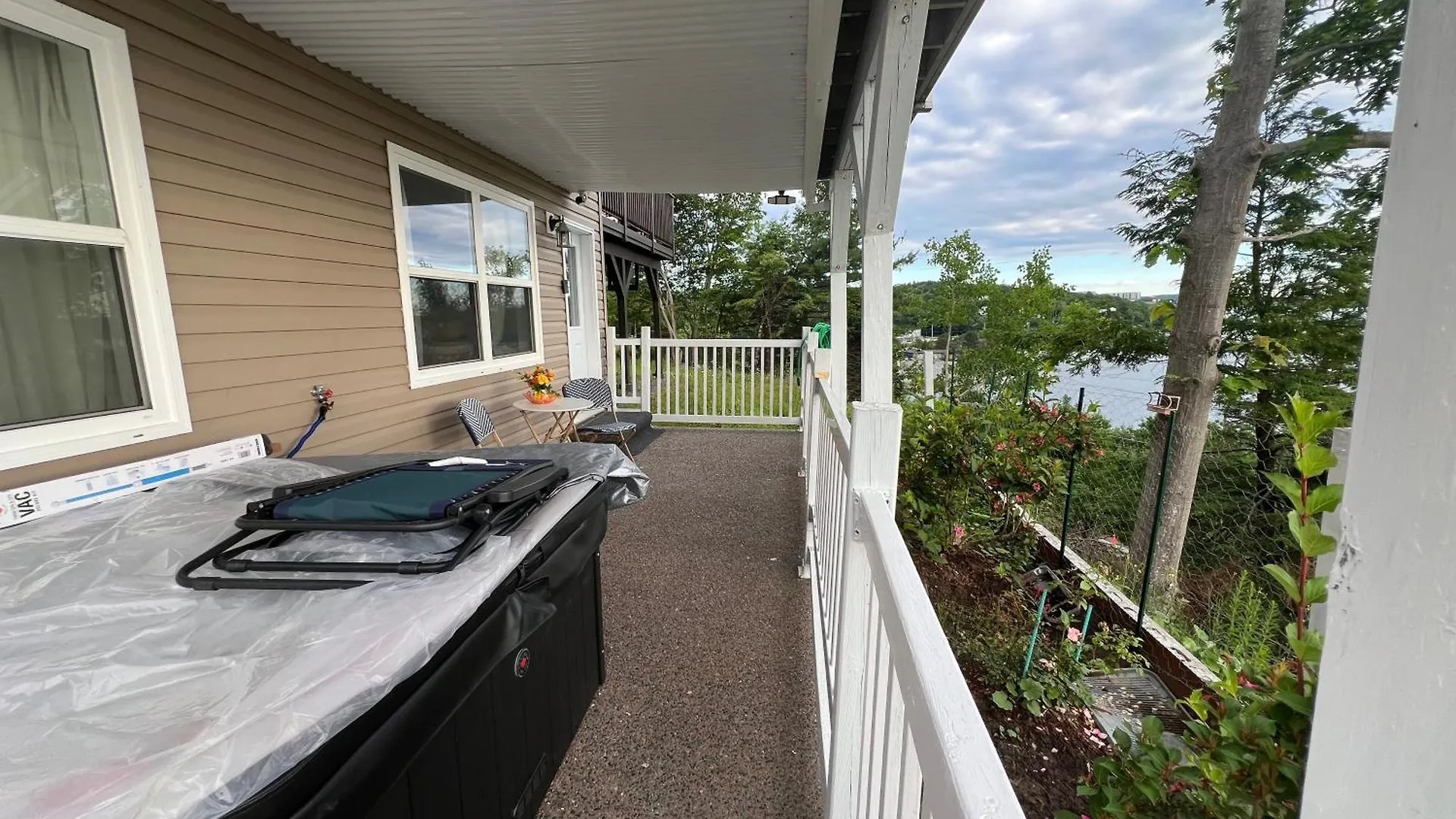 Entire Cozy Apartment With Share Jacuzzi To Enjoy Amazing Views Halifax