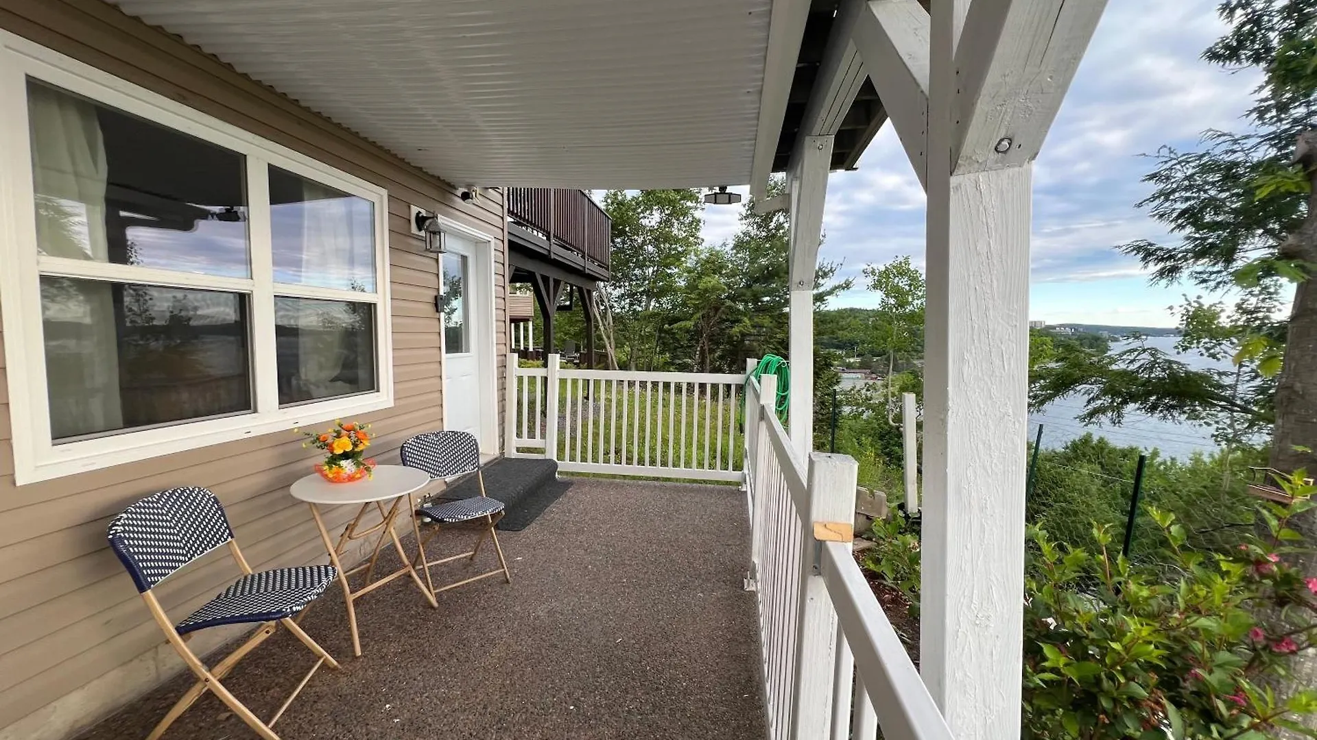 Entire Cozy Apartment With Share Jacuzzi To Enjoy Amazing Views Halifax